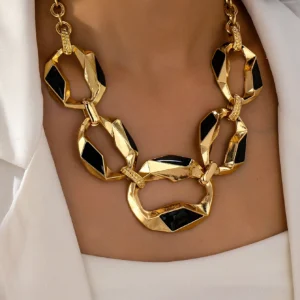 A Charming, Versatile, Exaggerated and High-End Geometric Necklace for Women